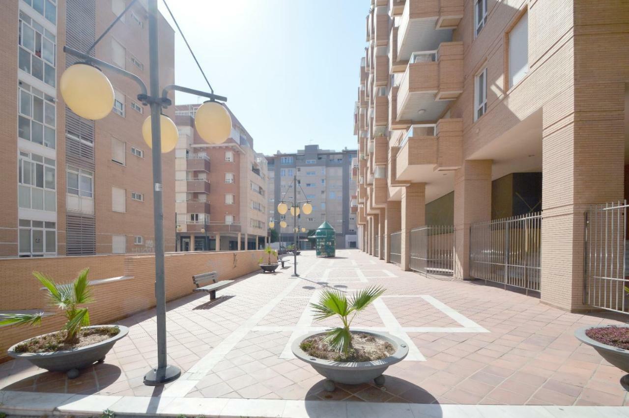 Moderno Apartamento Frente A La Playa Y El Centro Leilighet Almería Eksteriør bilde